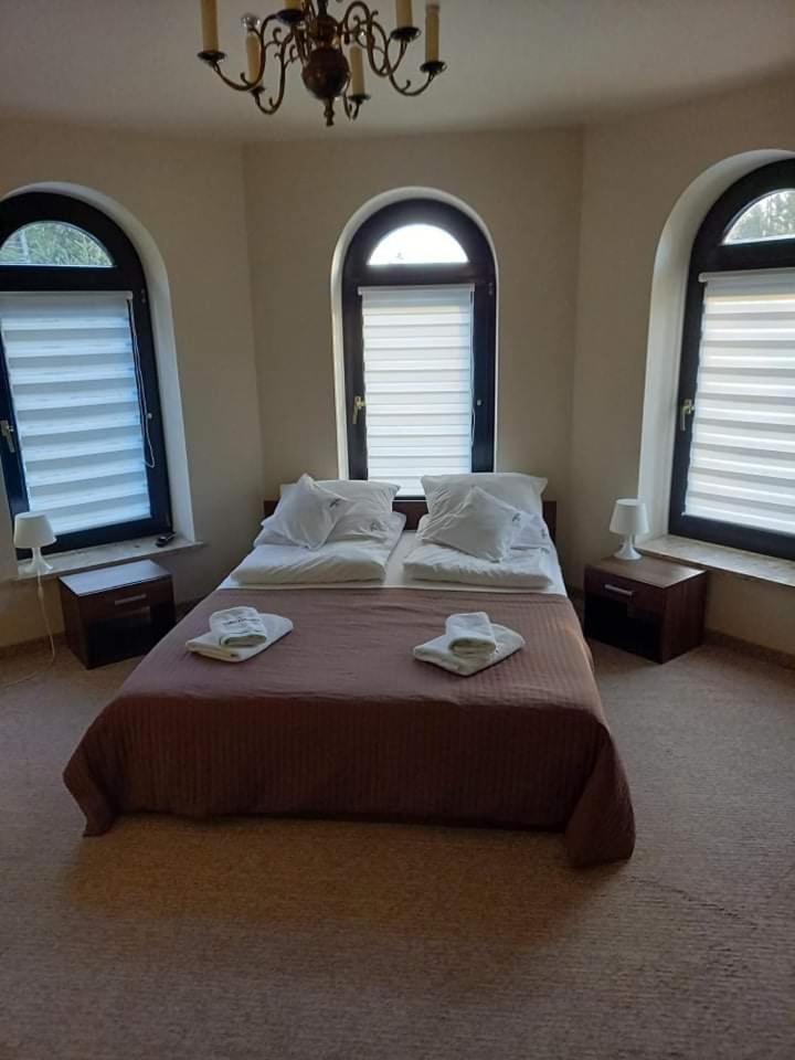 Villa Falsztyn Holiday Home Ngoại thất bức ảnh